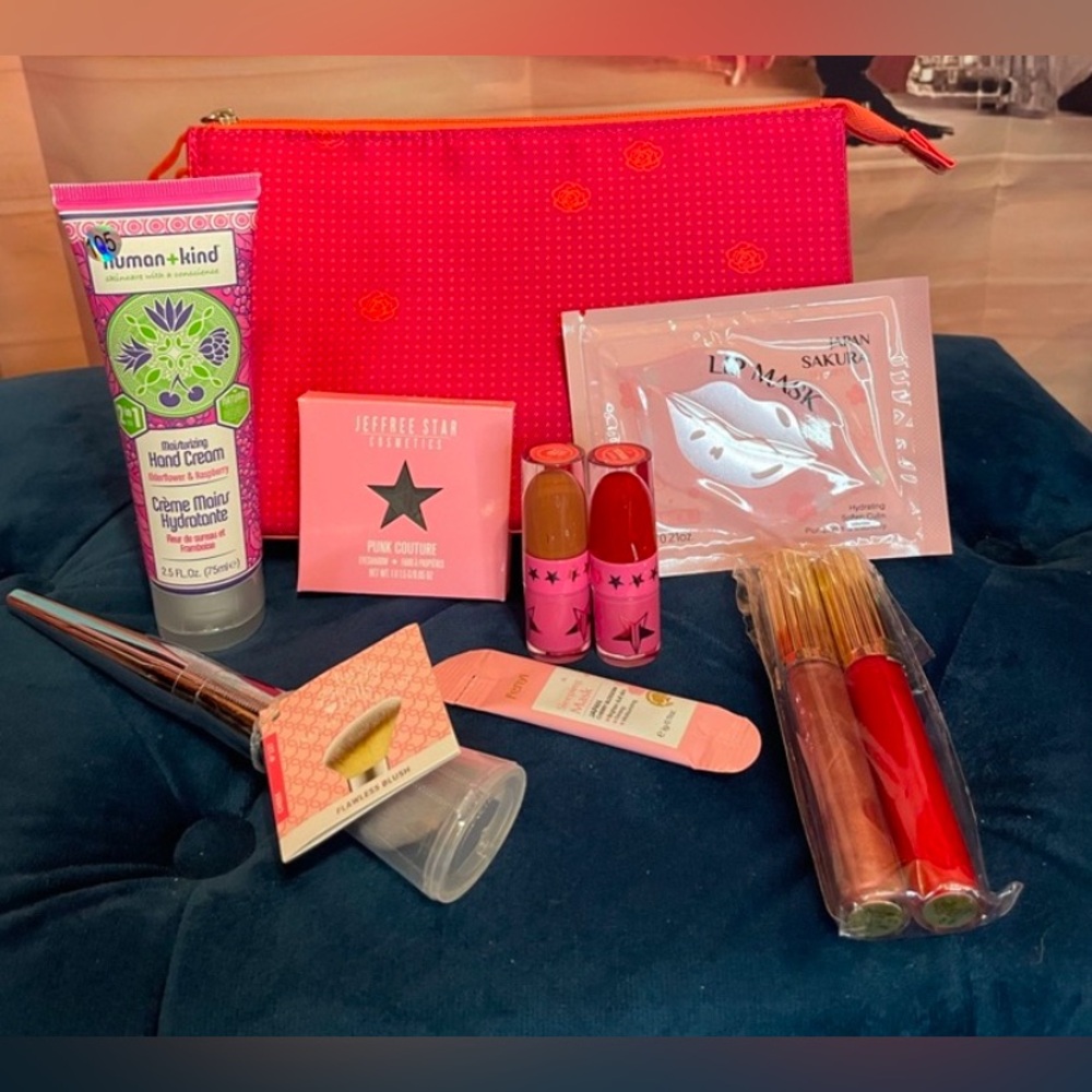 Make-up Bundle with NWOT
Lancôme Pouch. All new items.